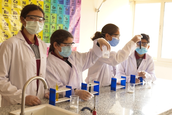 Concord students in the science lab